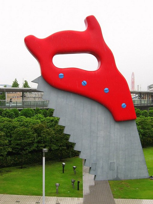 Гигантские скульптуры Claes Oldenburg 