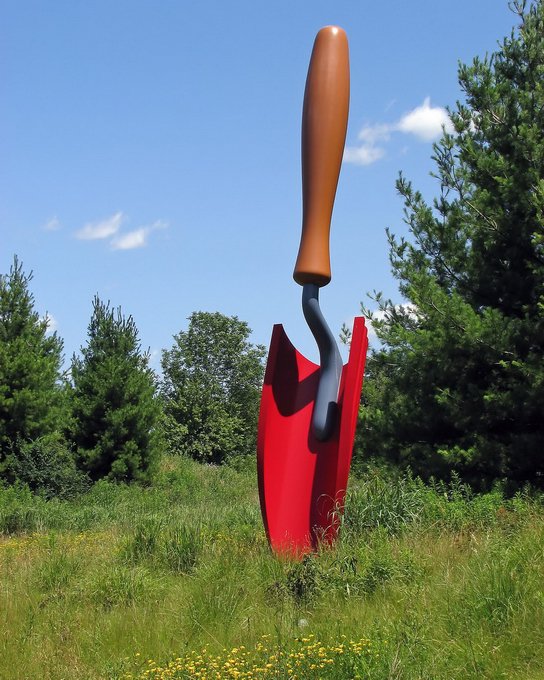 Гигантские скульптуры Claes Oldenburg 