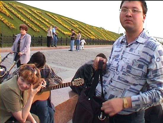 . Клик - следующее фото.