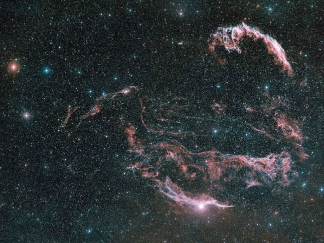 NGC 6992 (Туманность Вуаль), NGC 6995 и NGC 6960 (Ведьмина метла)